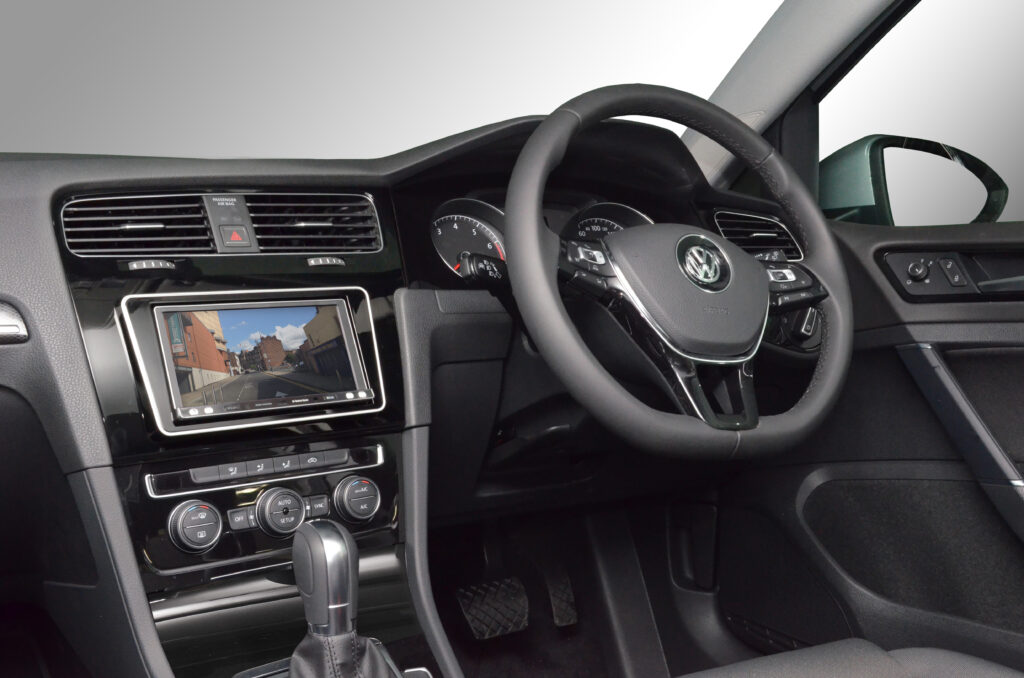 新作モデル VW ゴルフ AUCJZ AUCPT エンジンスタートボタン