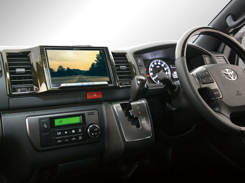 トヨタ ハイエース 8インチ取付用 | カナテクス（Kanatechs）